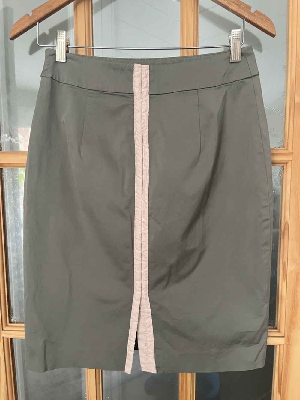 Ann Taylor Pencil Skirt mushroom gray, ballet pink exposed hook+eye back detail